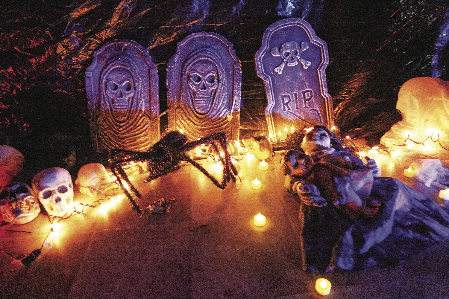 10-22-21 Haunted Hall headstones and lights tight